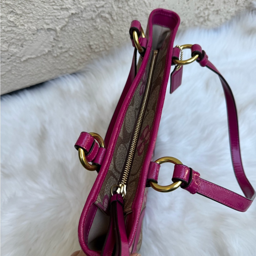 Coach Peyton signature clover tote - Picture 9 of 16